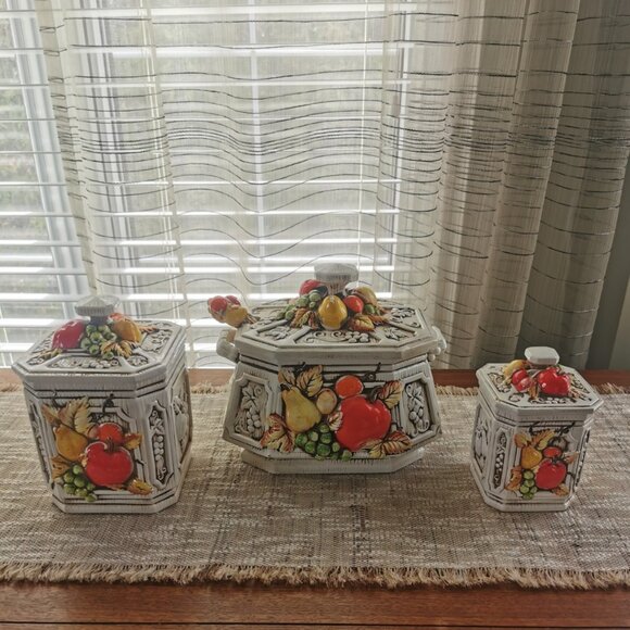 VTG Hand Painted Embossed Fruits Canisters and Tureen Set of 3, New Trends - Picture 1 of 16